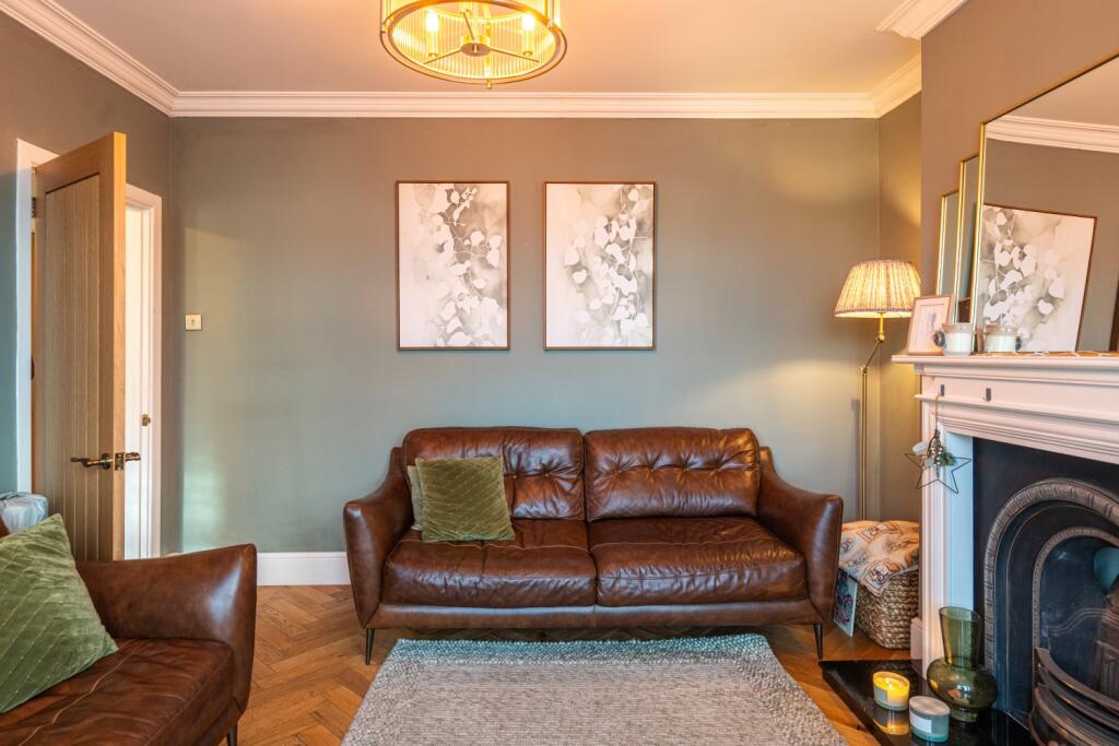 Glasllwch Crescent-17
