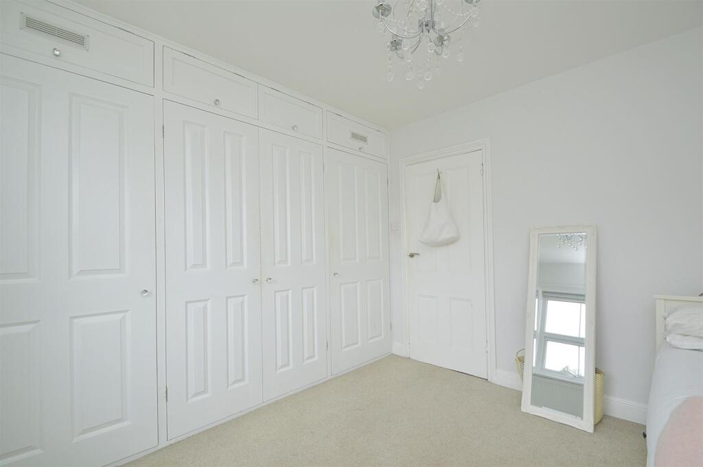 resizedBed3b.jpg