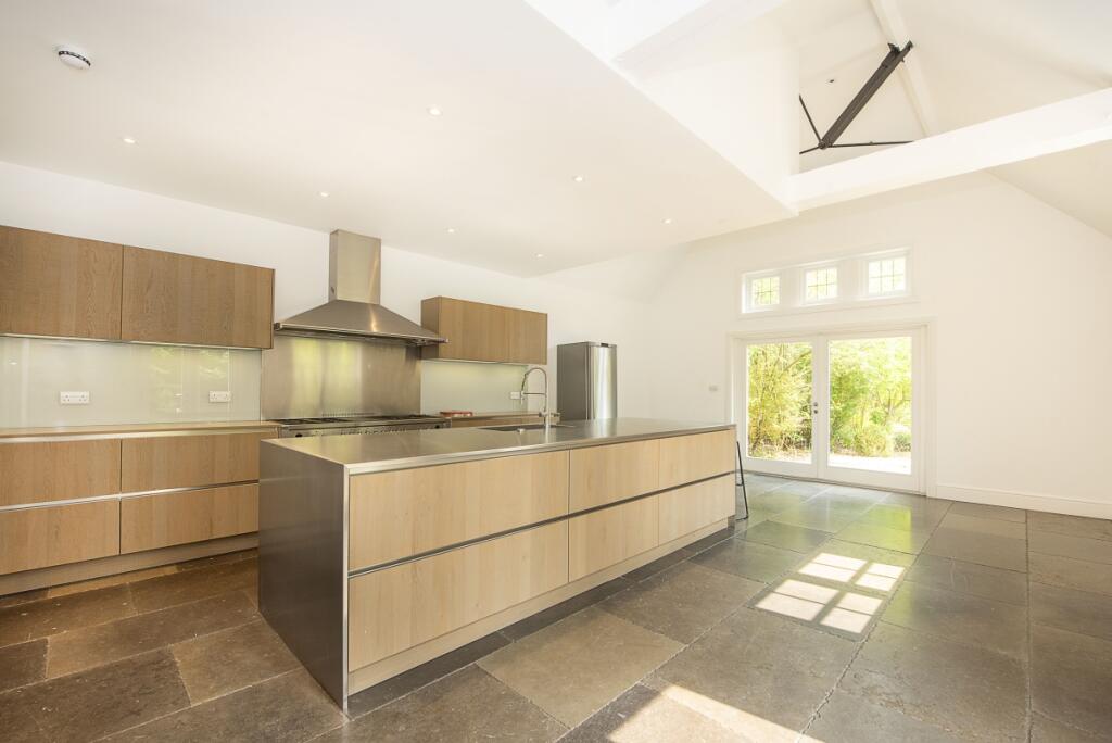 the-coach-house-c...