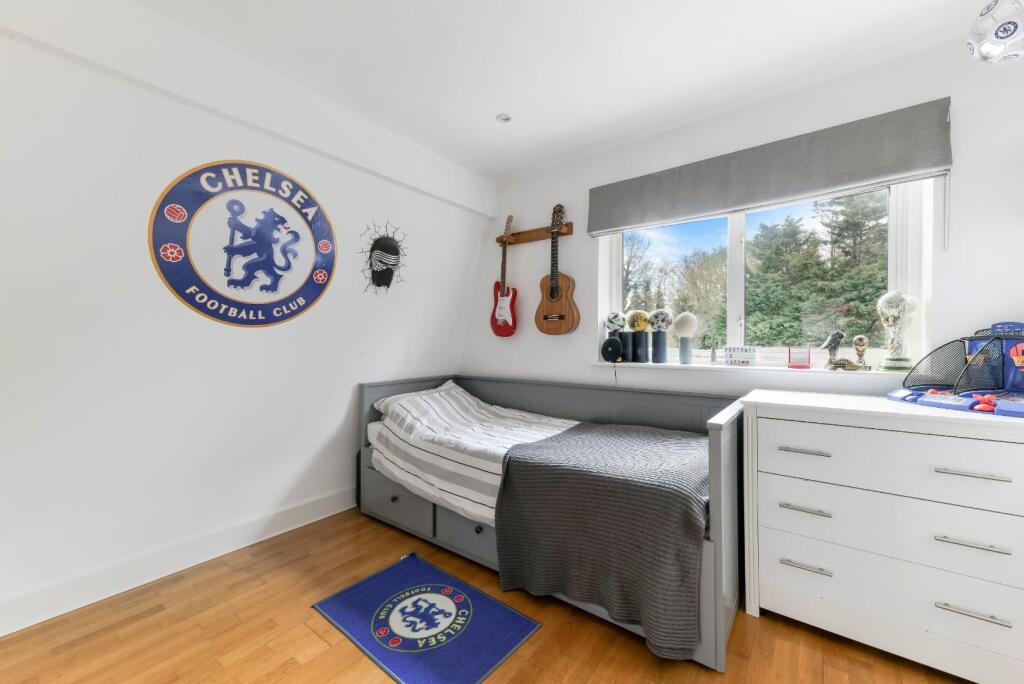 CASTLE AVENUE,  INTERNALS (5).jpg