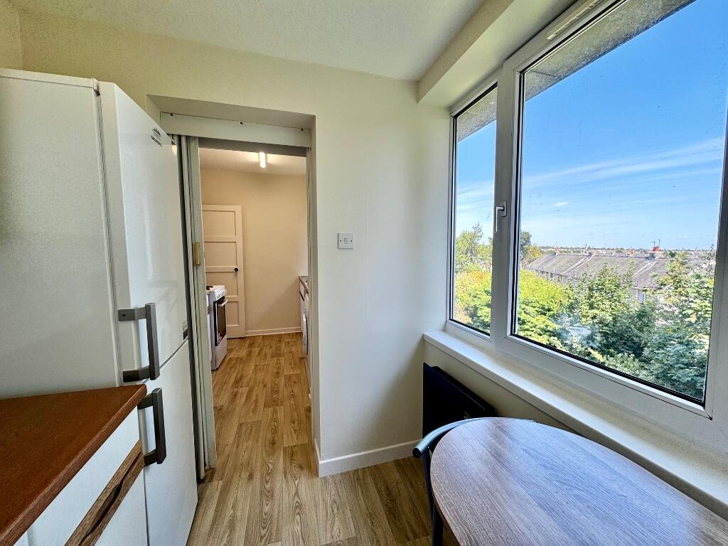 Kitchen /Dining Area