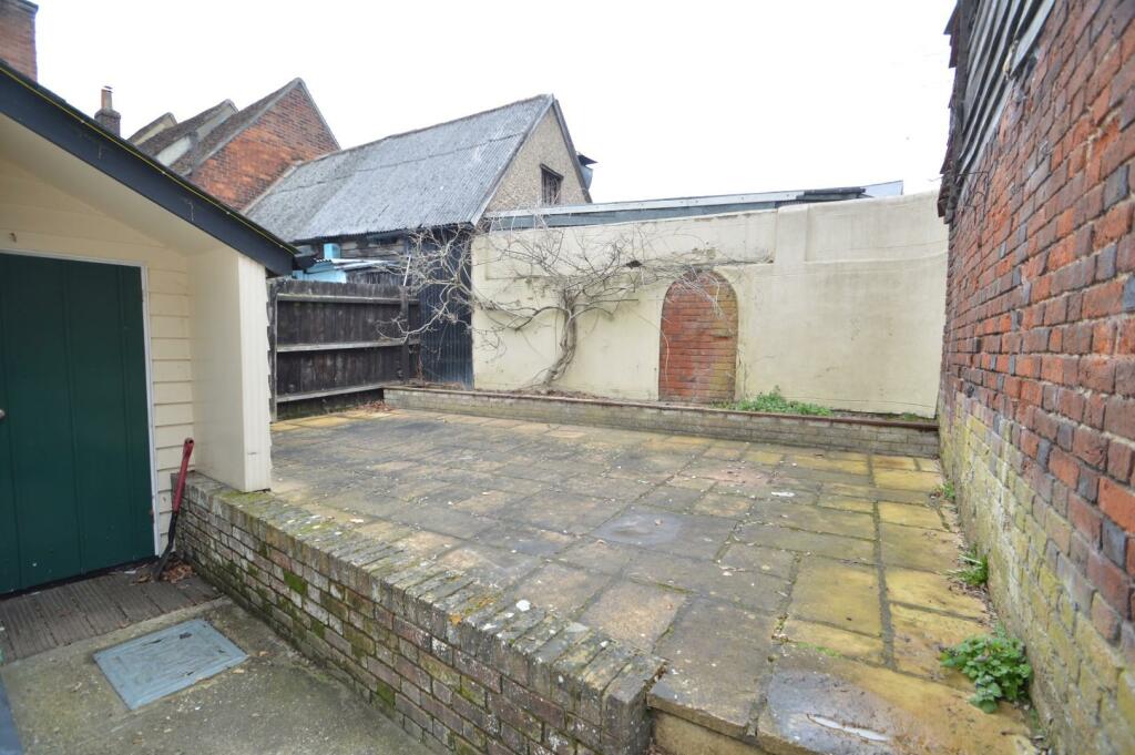 Rear courtyard