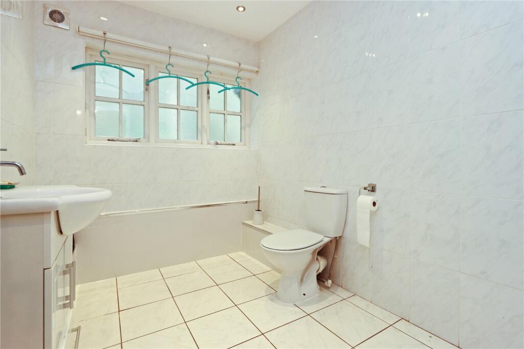 Wc/Laundry Room