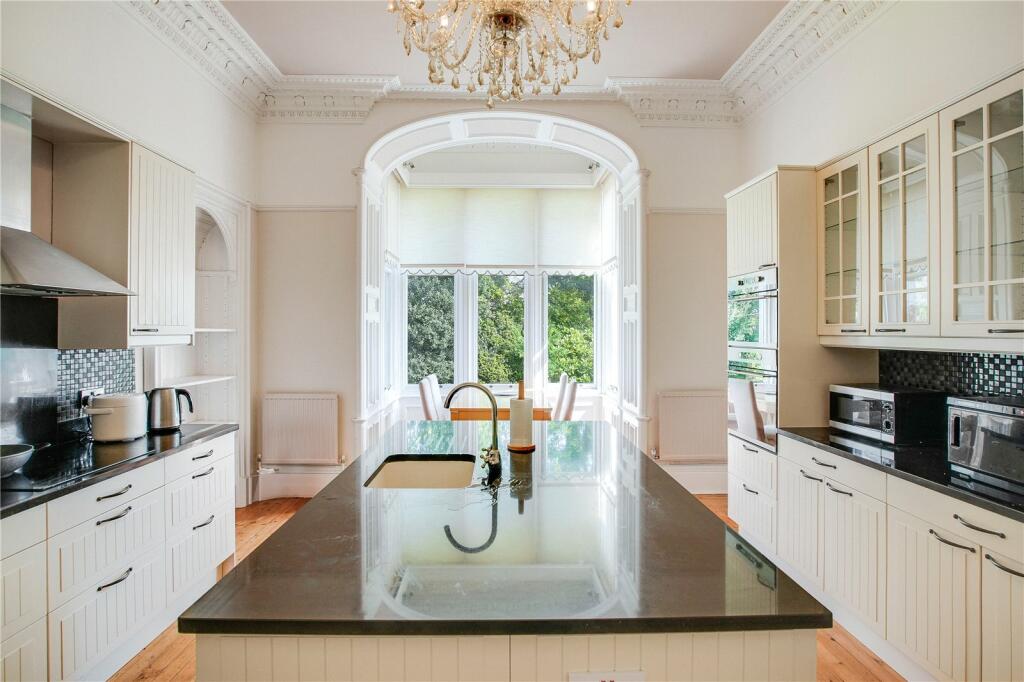Breakfasting Kitchen
