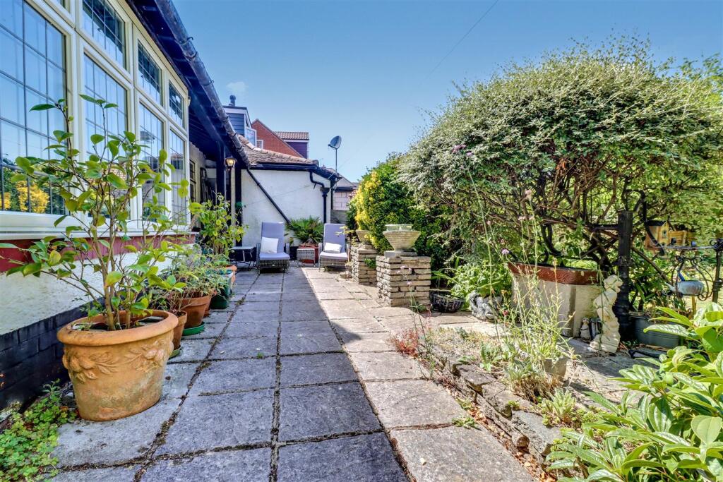 87 SOUTHEND ROAD-23.jpg