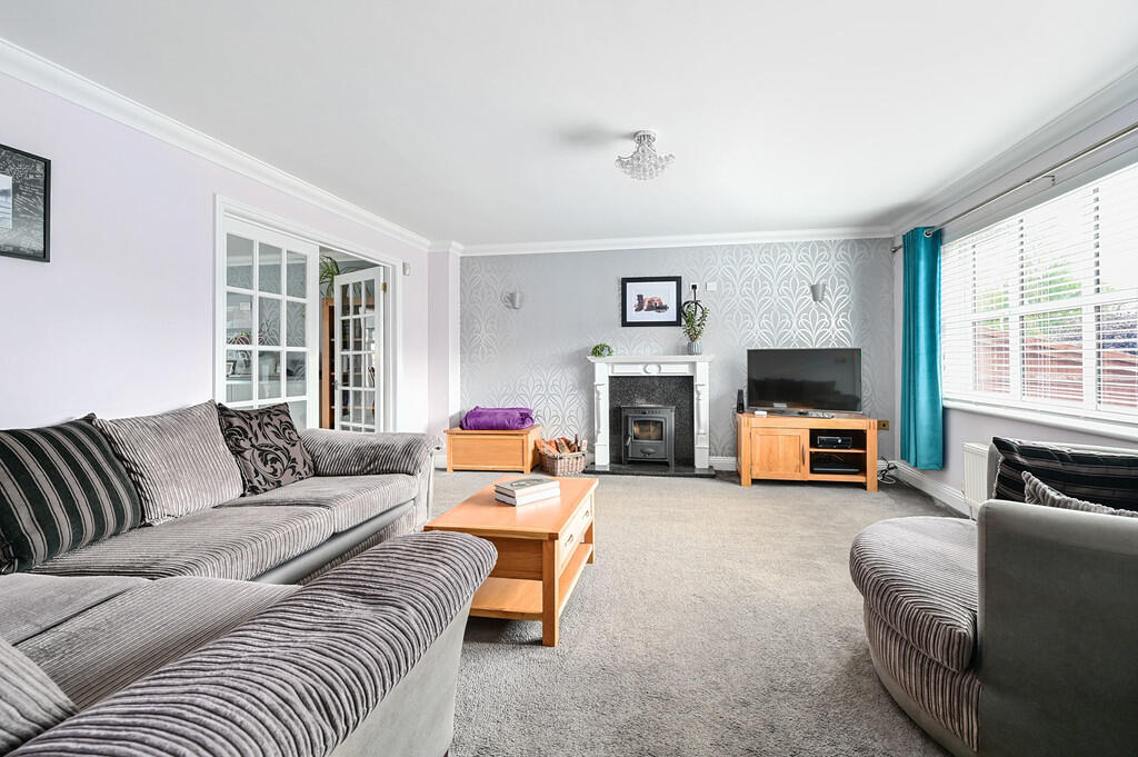 50 Frogmore Rd (9...