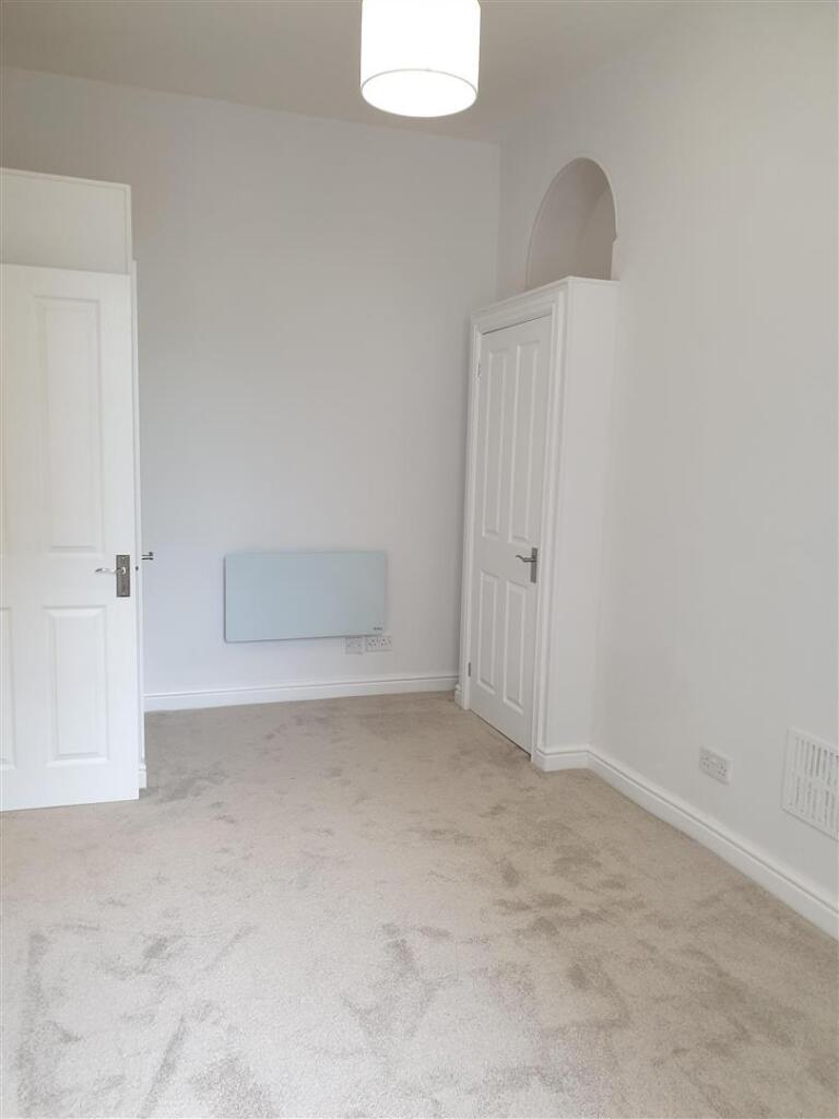 Bedroom 4.jpg
