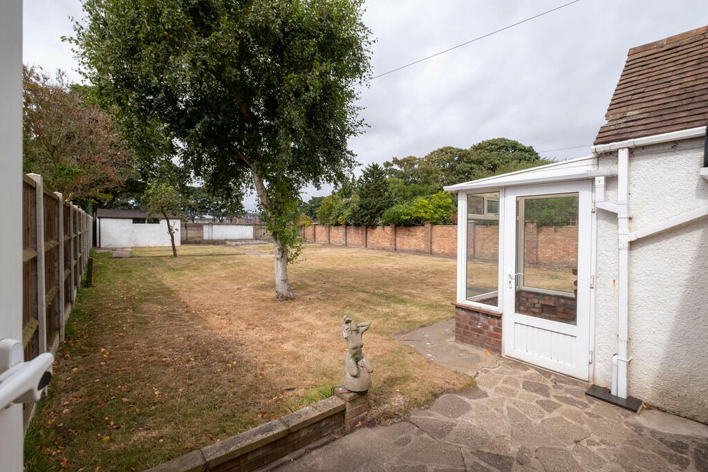 West facing garde...