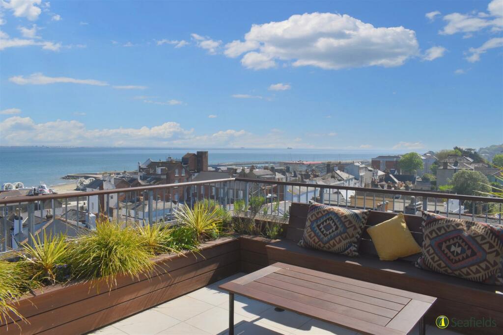 ROOF TERRACE
