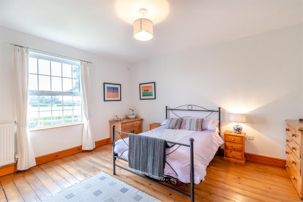 8548843-interior17.jpg