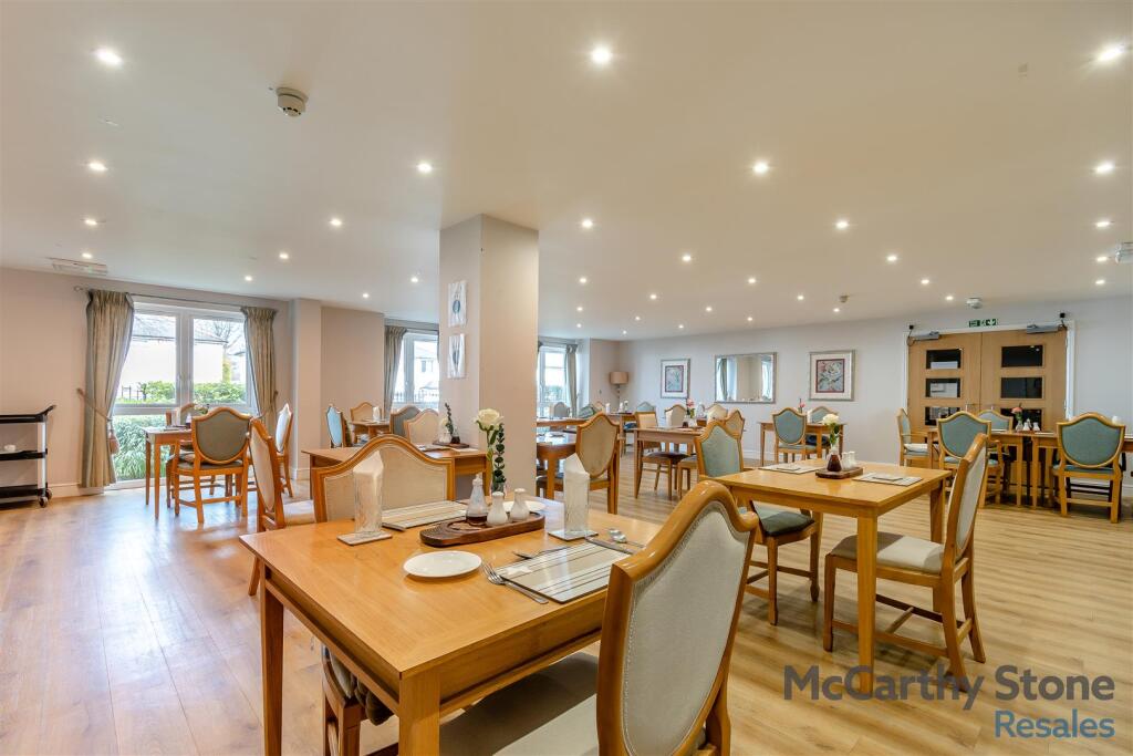 8640637-interior25.jpg