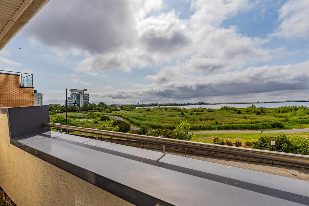 Windsor Esplanade 22-29.jpg
