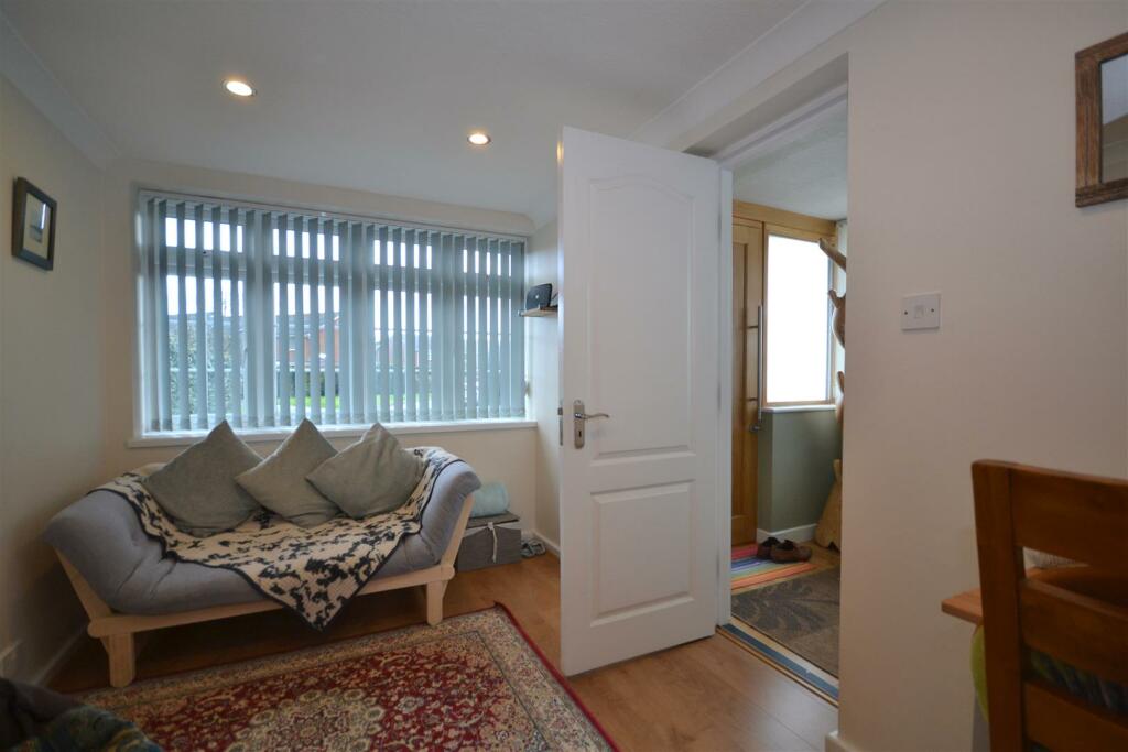 Bedroom 5 / Study