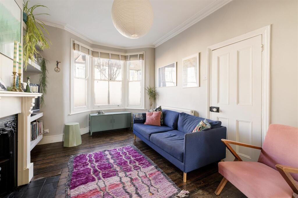 Dagenham Road, E10