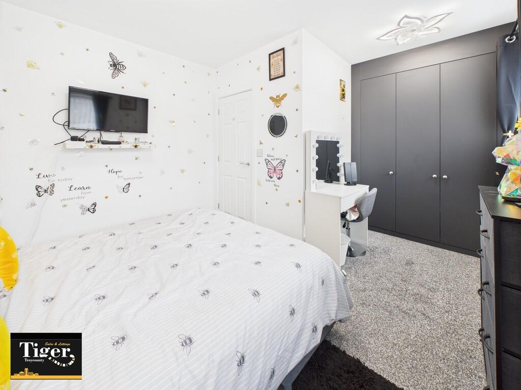 CAM02176G0-PR0653...