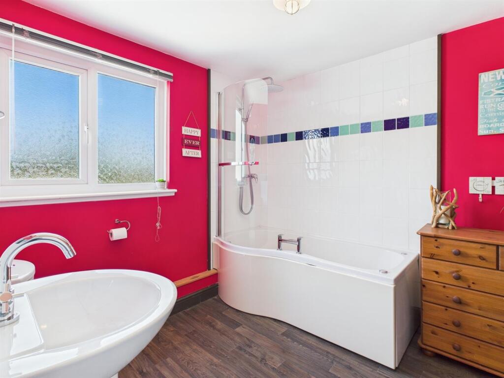 Second Floor Bathroom.