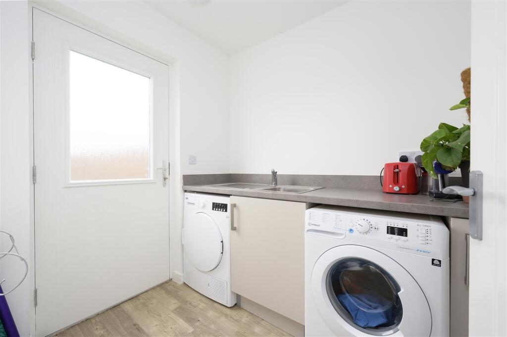 24 Jenny McCallum Way 022.jpg