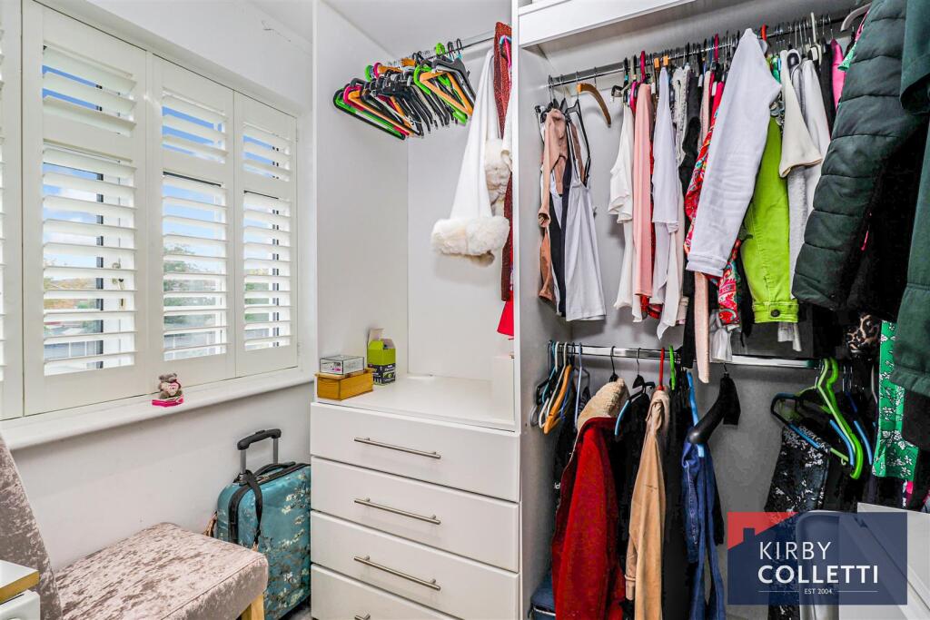 DRESSING ROOM