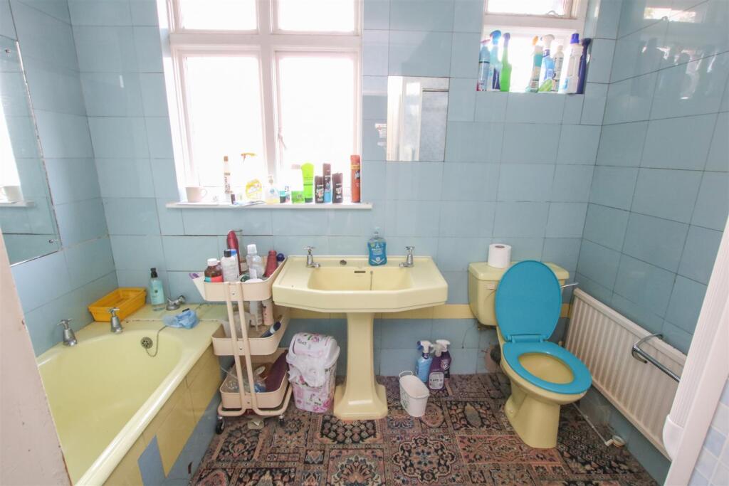 HOUSE BATHROOM
