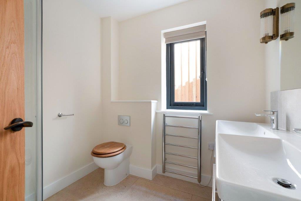 Falconer&#39;s Cottage - En-Suite.jpg