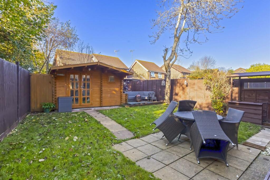 Carisbrooke Drive_15.jpg