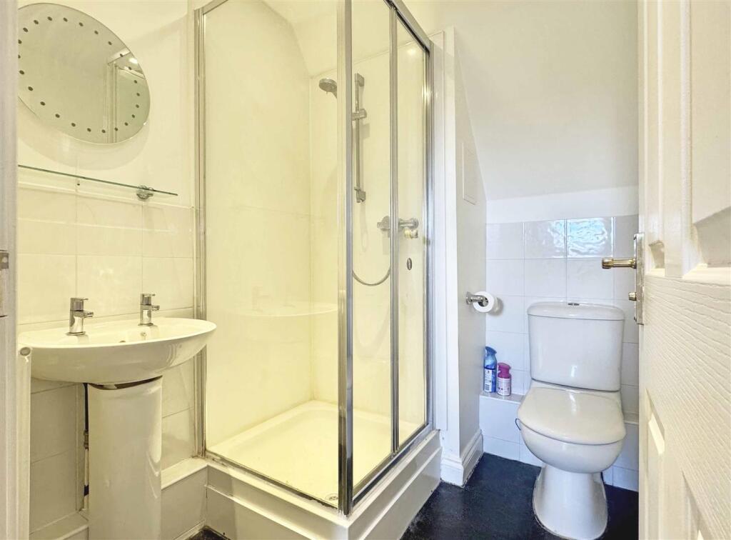 Top Floor Shower Room.jpg