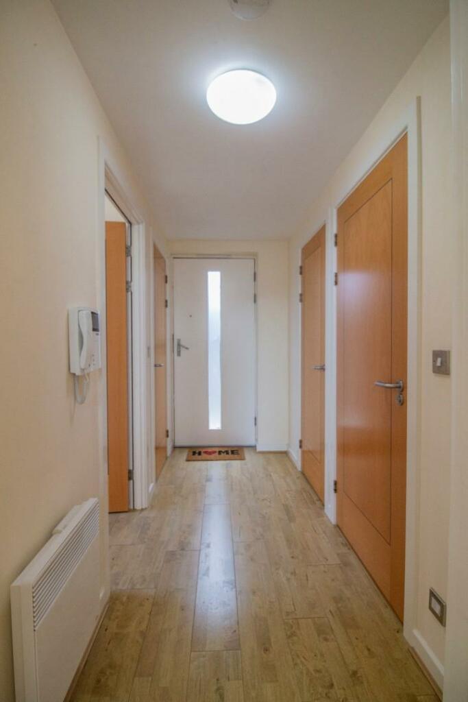 15 Walpole House [Hallway] 02.jpg