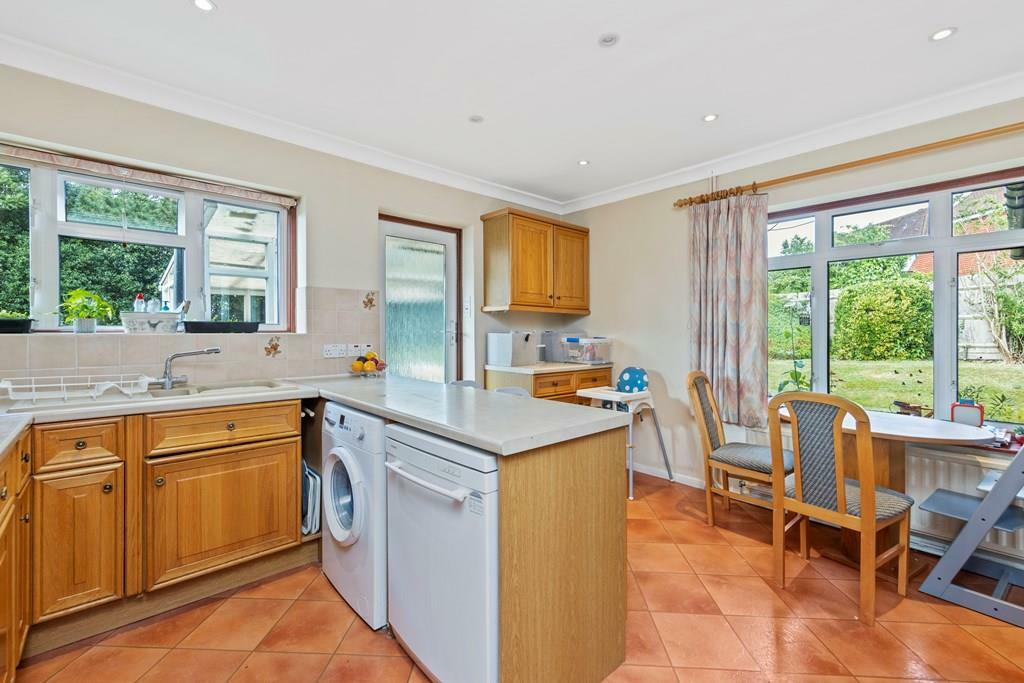 3 Elm Close, Leatherhead, Surrey, KT22 8HA-7 copy.