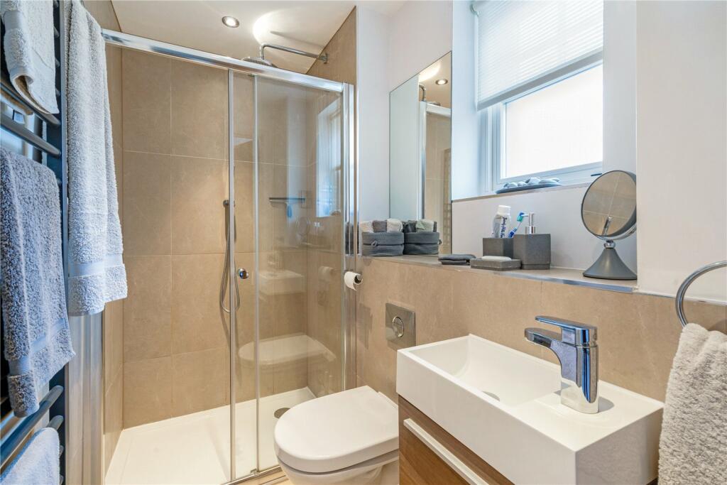 Bedroom Two En Suite