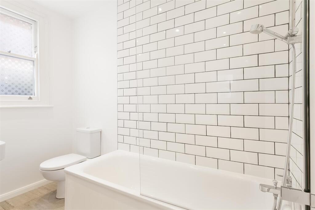 Bathroom combined W.C