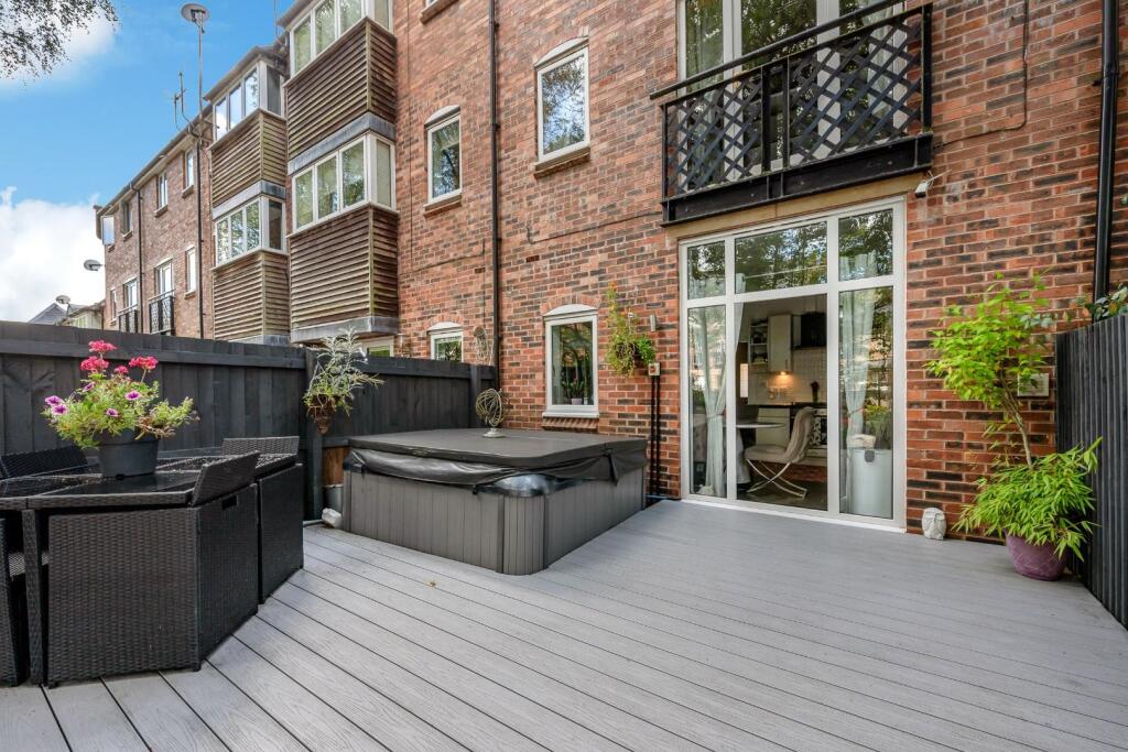 58 Threadfold Way External-6.jpg