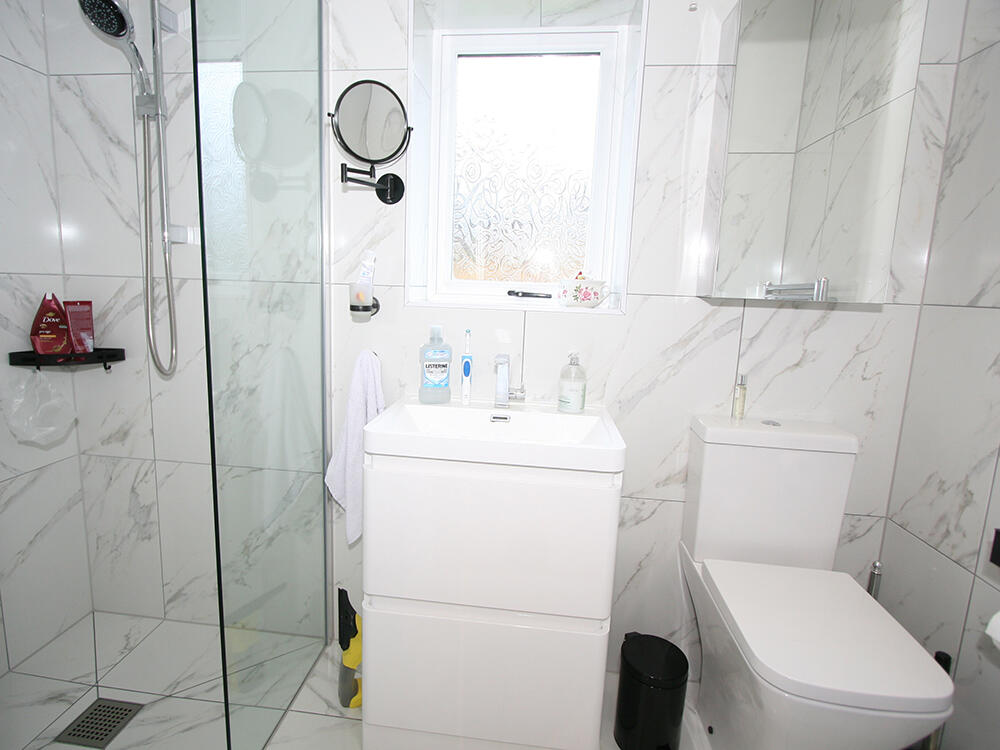 Annex En-Suite