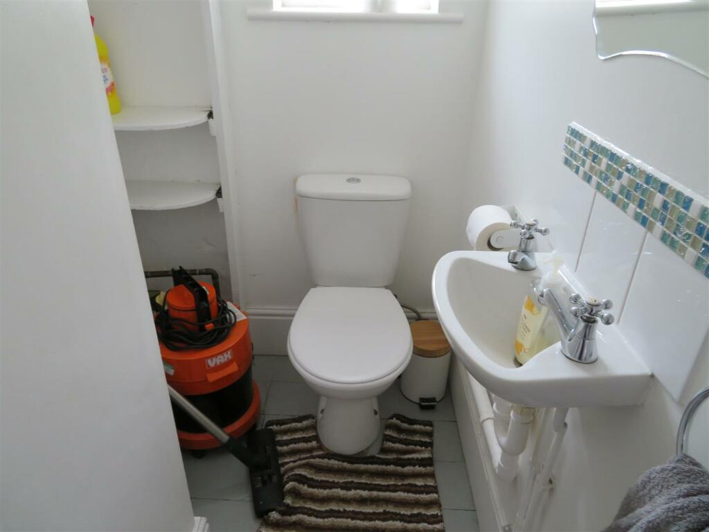 1 Edmund Road WC.JPG