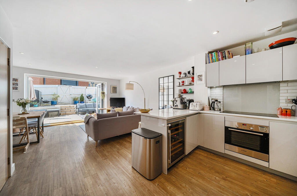 18-68220bba39d0b-...