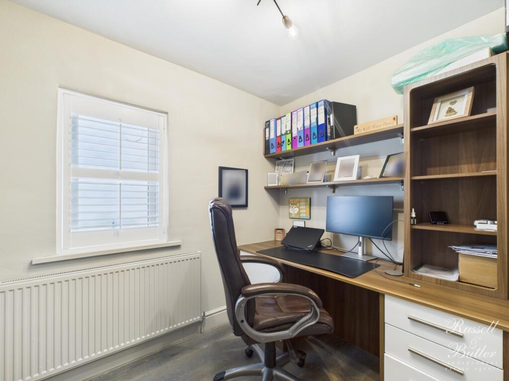 CAM01995G0-PR0284-STILL001