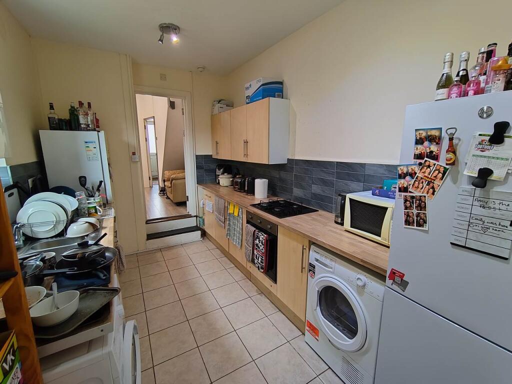 Kitchen (2)