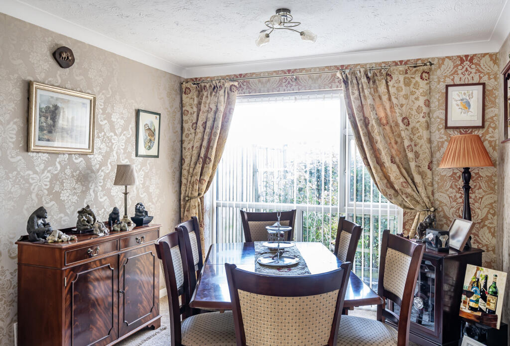 1347712-3-68b5e0d...