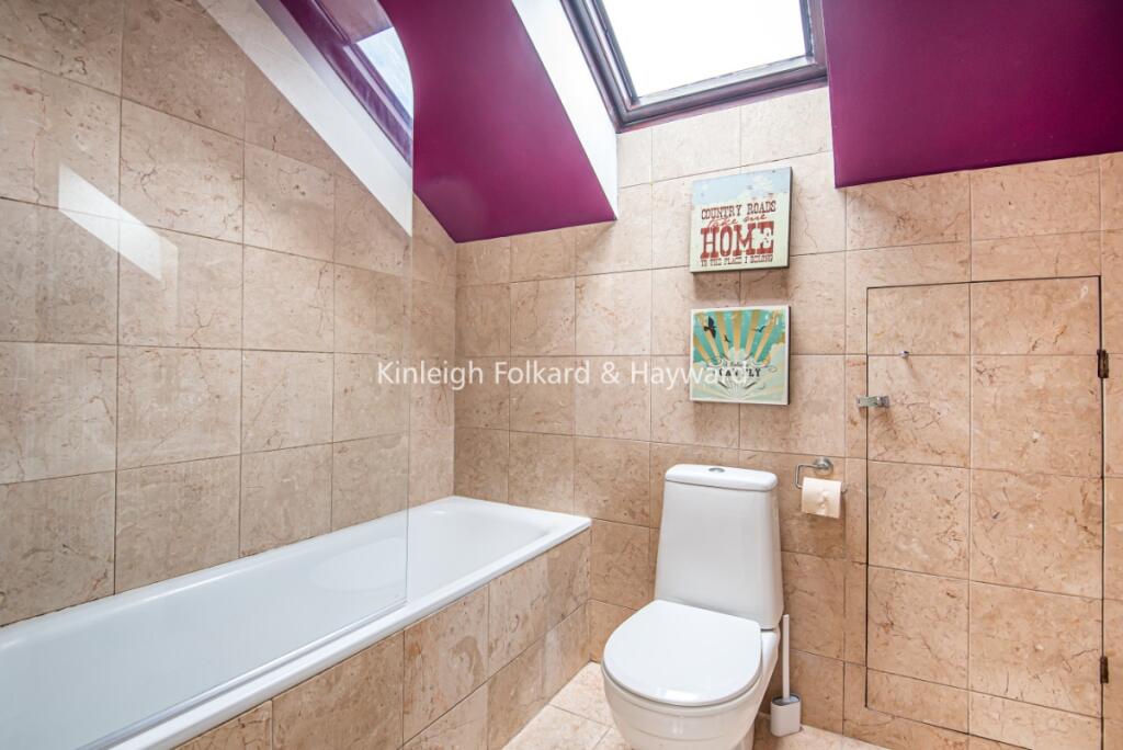 20010297-f870-4dc...