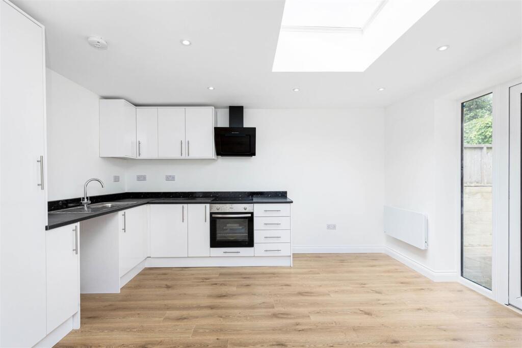 Davies___Davies-78_Stroud_Green_Road-10.jpg