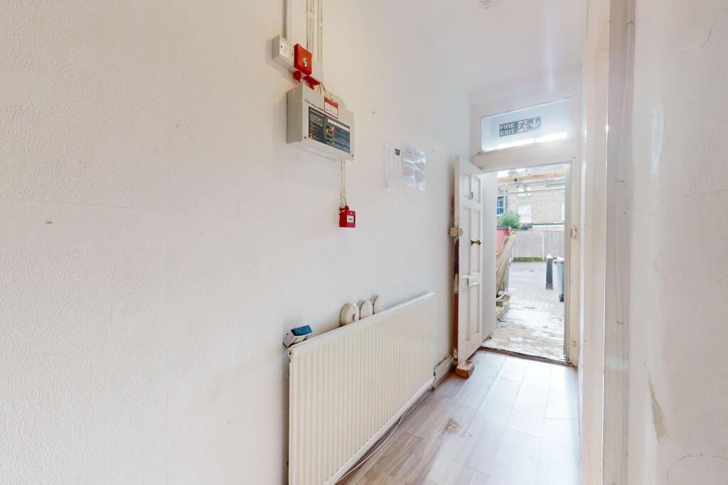 9 Brampton Park Road, London, N22 6BG