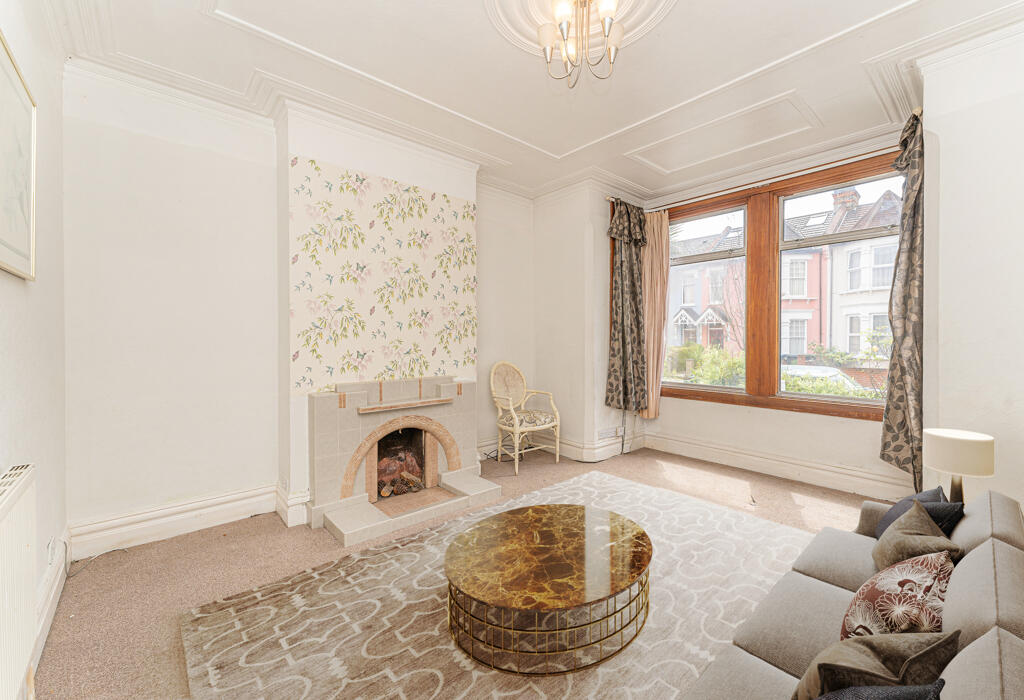 Melbourne Ave, front reception room