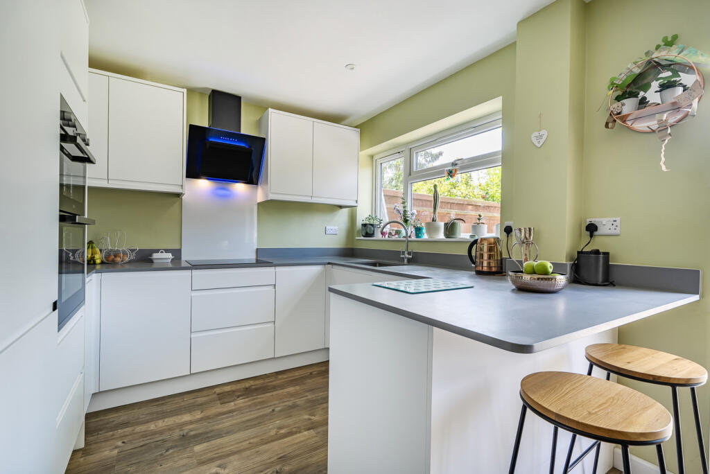 28-681b5ee72c4aa-...