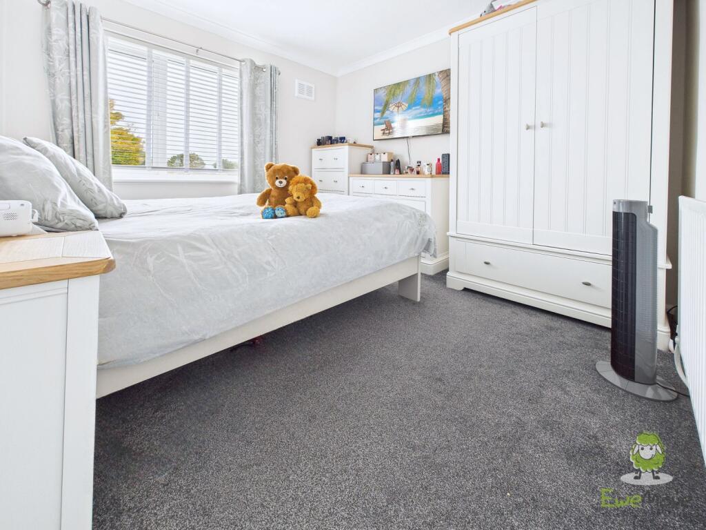 CAM01543G0-PR0160-STILL031