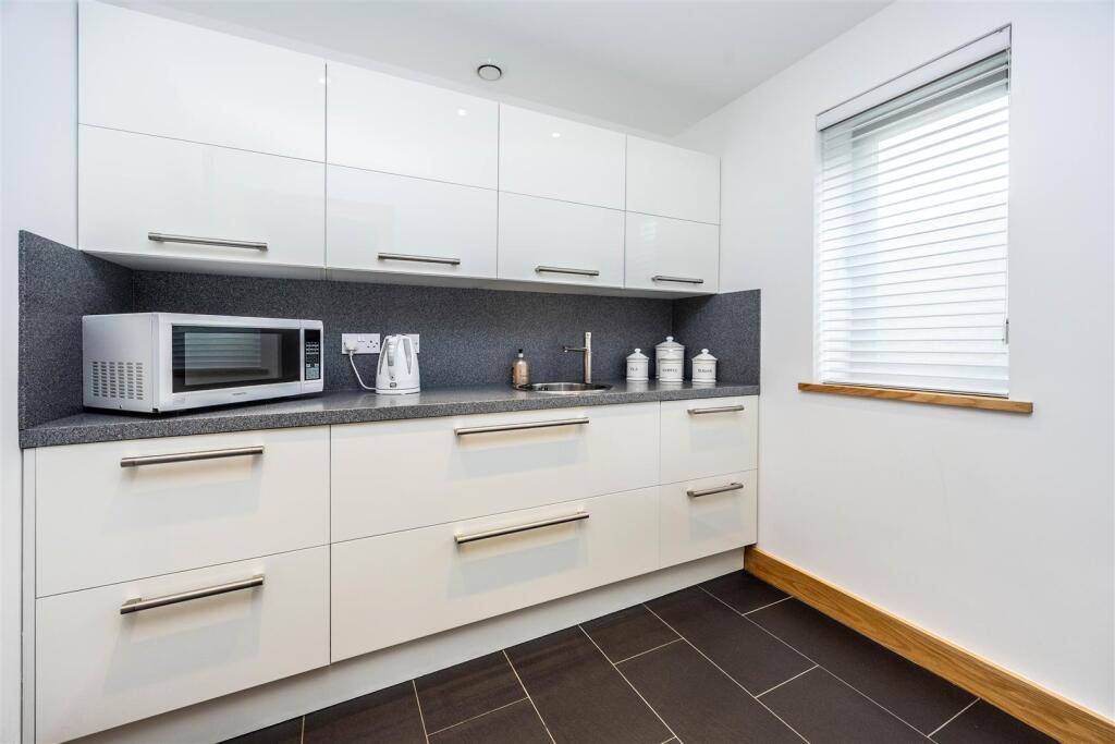 27PLLeeds-250425-27