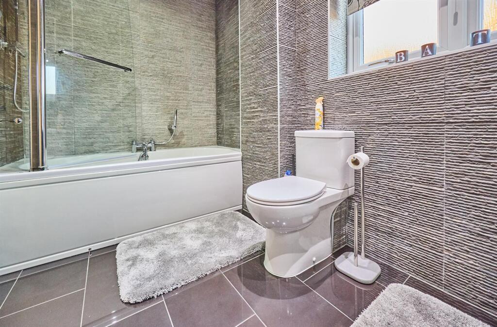 Re-Fitted Family Bathroom