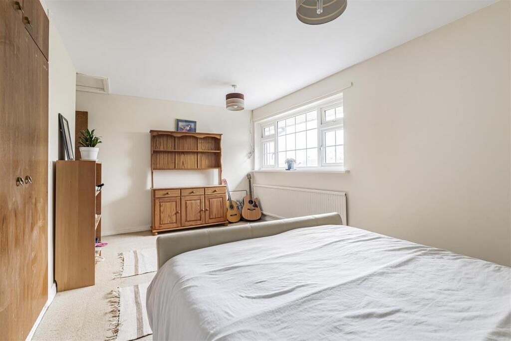 6 Grovelands