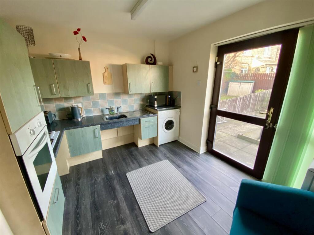 Bramleys Estate Agents - Gordon Court - Shillbank 