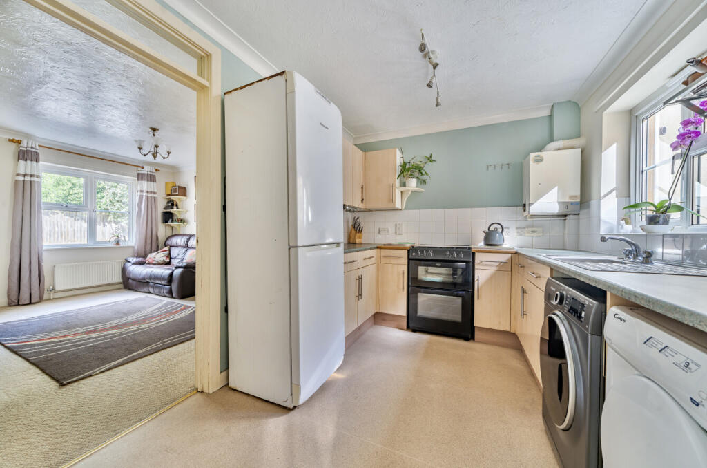 1357563-9-68d6bd4...