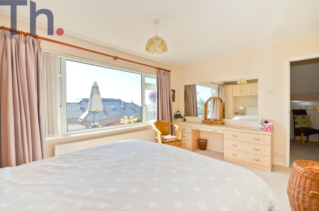 Bedroom 1.JPG