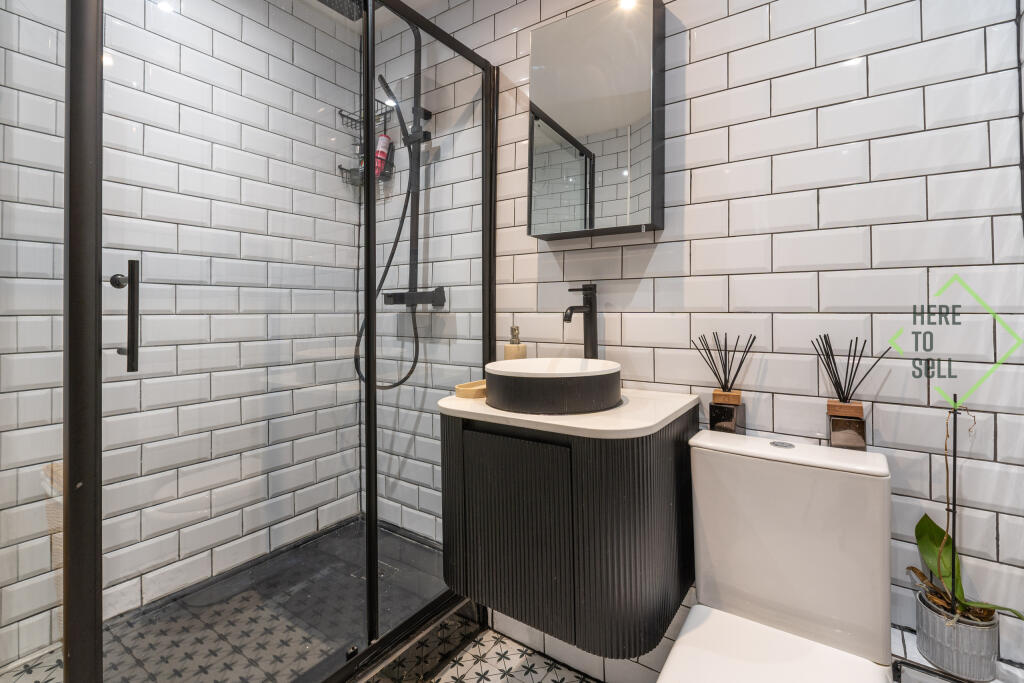 27 Lodge Lane N12 8JG-10